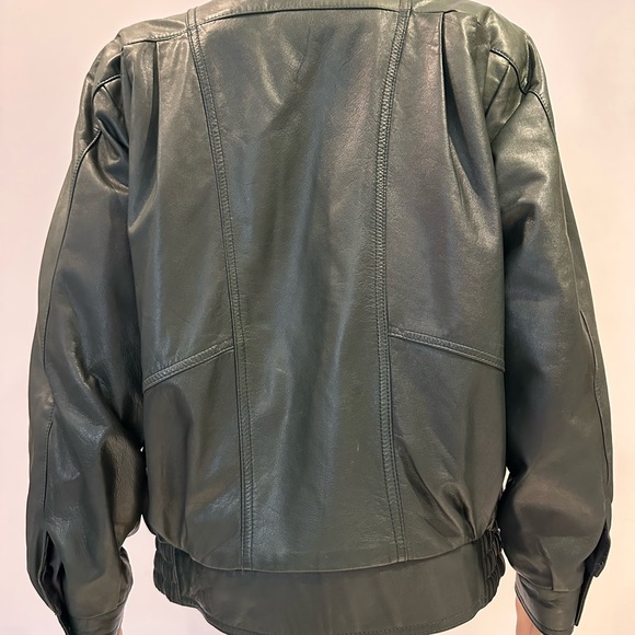 Boundary Waters Women's Vintage Leather Jacket in green - Picture 5 of 9